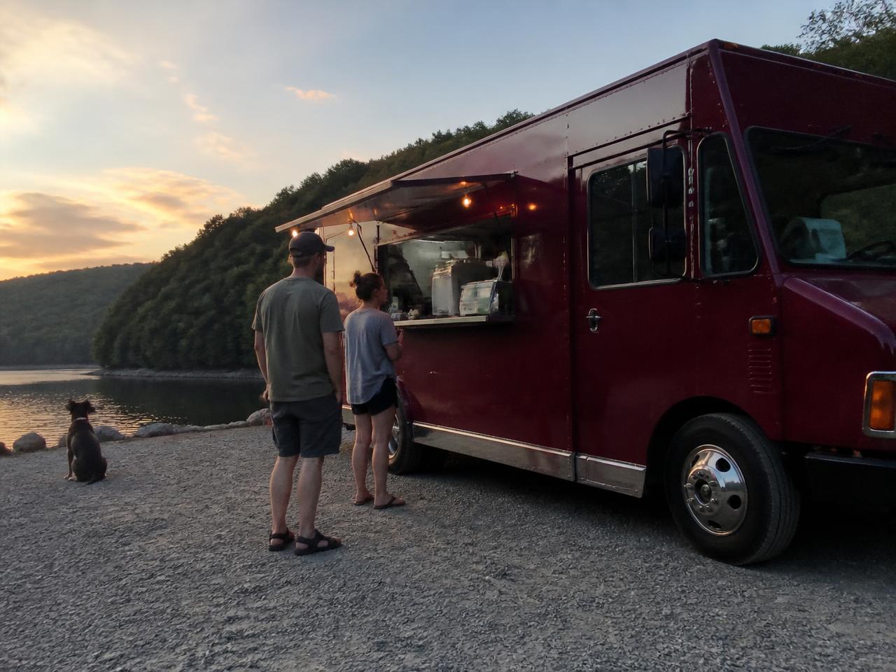 The Cumberland Smash food truck parked by the water at Fall Creek on Lake Cumberland